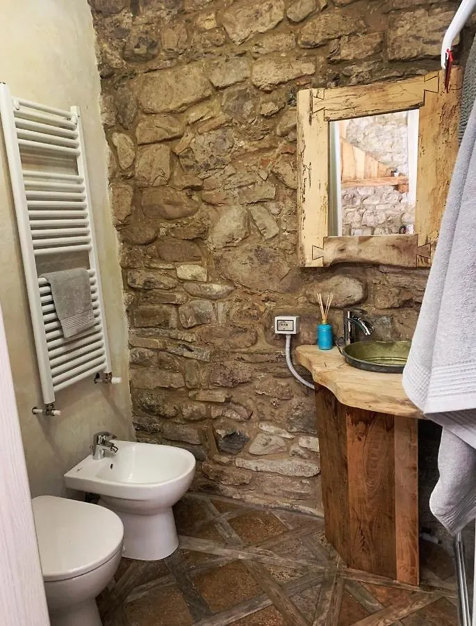 Appartamento Il Nido Di Matilde _Monolocale Design Sul Fiume_ Rossena Italia
