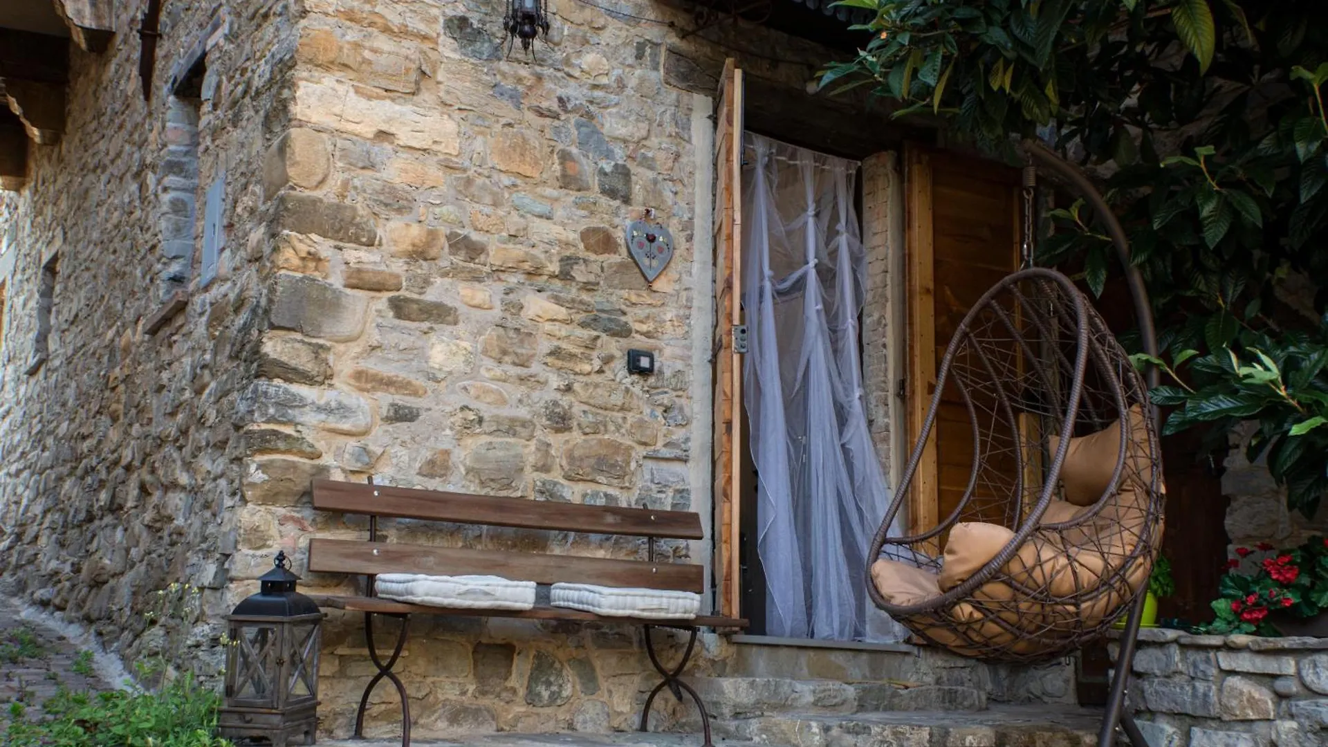 Appartamento Il Nido Di Matilde _Monolocale Design Sul Fiume_ Rossena 0*,  Italia